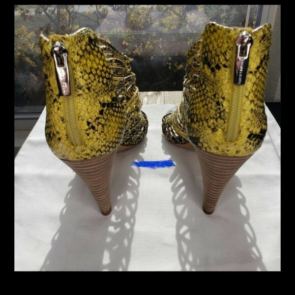 Vince Camuto Alsandra Strappy Cage Sandal size 9M - Picture 4 of 9